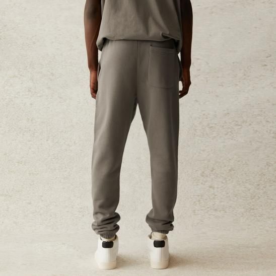 FOG ESSENTIALS | RUBBER TAG PRINT SWEATPANTS / TAPUE