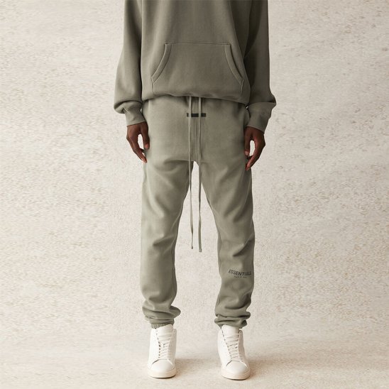 FOG ESSENTIALS | RUBBER TAG PRINT SWEATPANTS