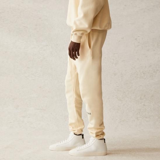 FOG ESSENTIALS | RUBBER TAG PRINT SWEATPANTS / CREAM