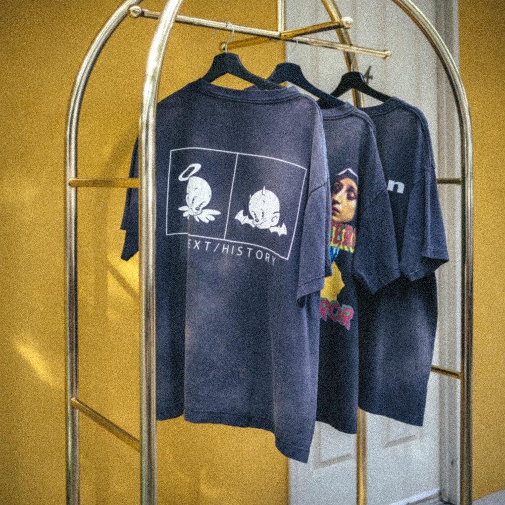 SAINT MXXXXXX(セントマイケル) 商品ページ - SS TEE BAA / BLACK SAINT MXXXXXX(セントマイケル) 商品ページ - SS TEE BAA / BLACK
