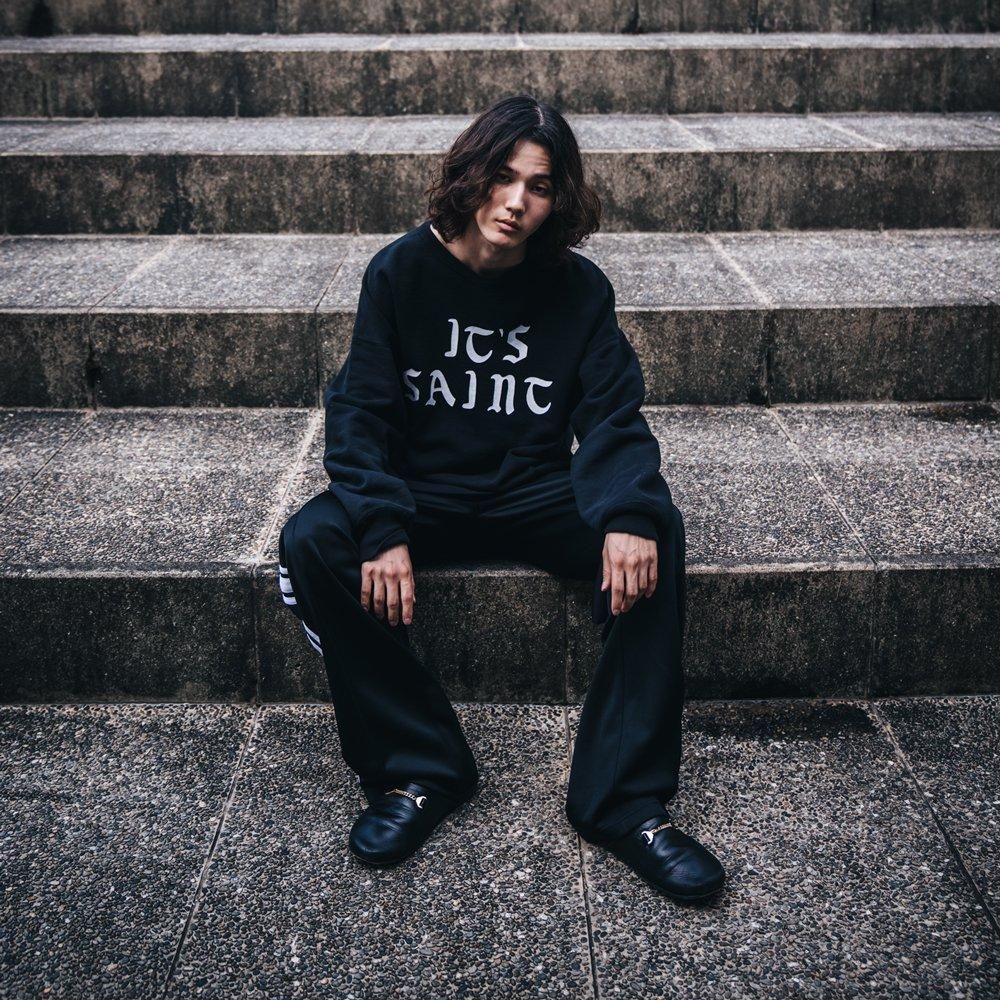 SAINT MXXXXXX | CREW NECK SWEAT SHIRT IT'S SAINT / BLACK