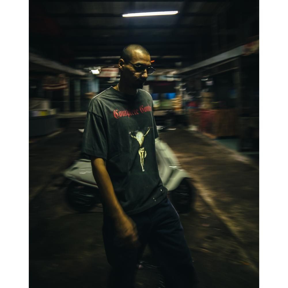 SAINT MXXXXXX | KK_SS TEE COMPLETE CONTRL / BLACK