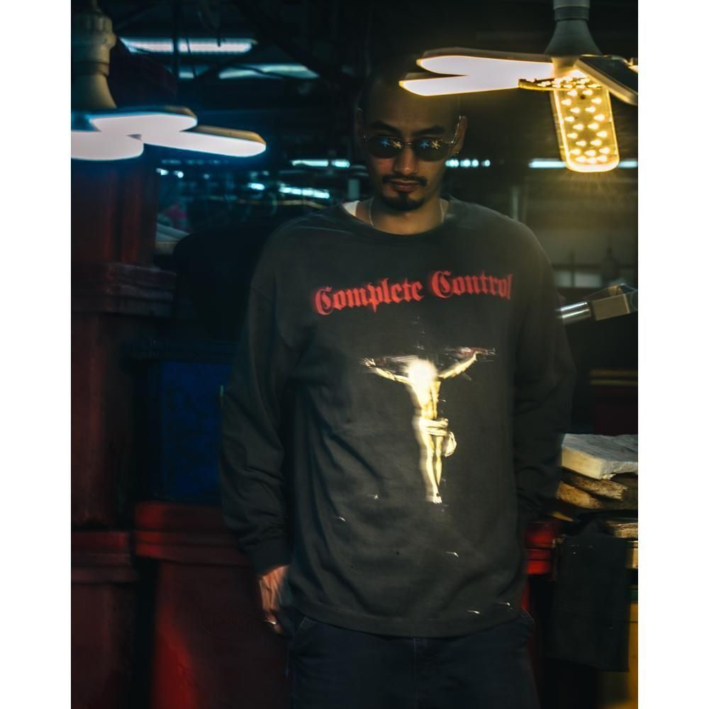 SAINT MXXXXXX | KK_LS TEE COMPLETE CONTRL / BLACK