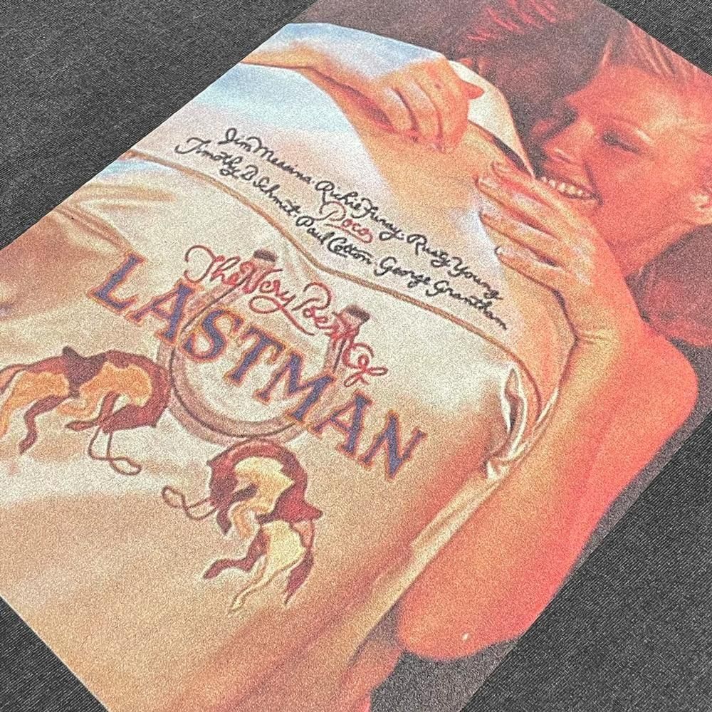 LASTMAN | PRINTED TEE -HUG- / BLACK