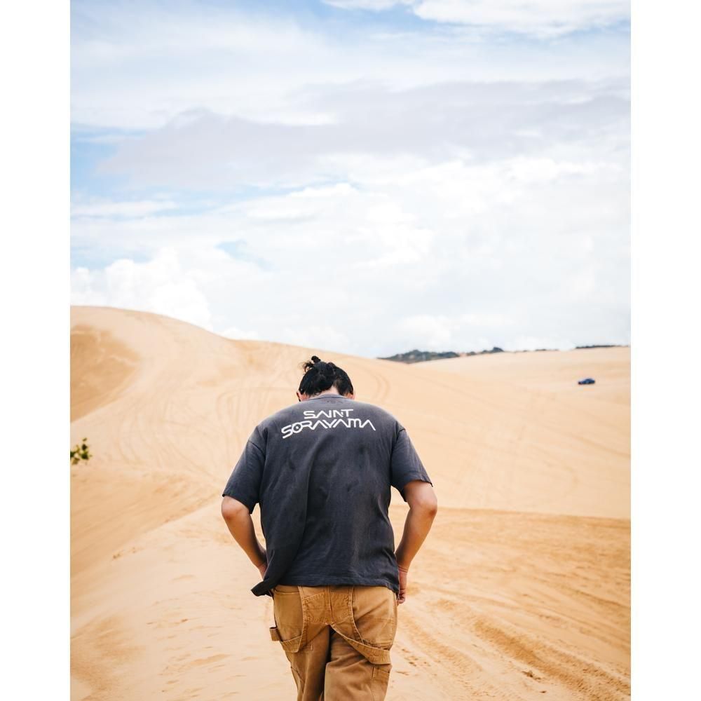 SAINT MXXXXXX | SRYM_SS TEE T-REX / BLACK