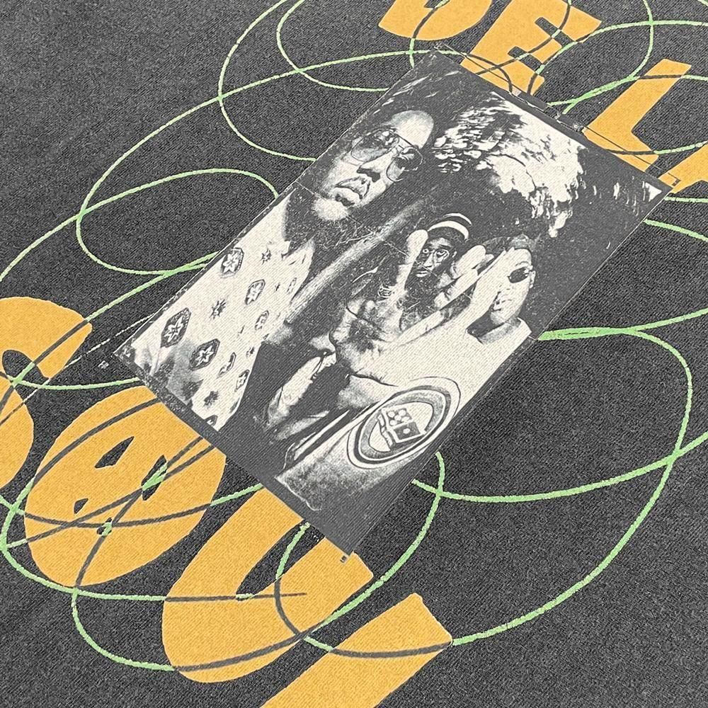 U/MUSIC | DE LA SOUL SPIRAL PHOTO SS TEE / BLACK