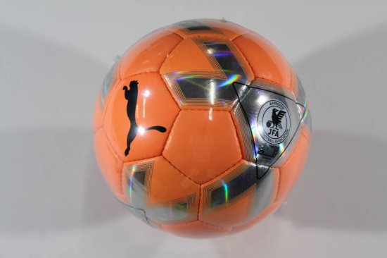 プーマサッカーボール４号球・５号球 ￥3,300⇒￥1,900 　０８３７６７ (228Ｐ４号球・Ｑ５号球) - 激安スポーツ用品店「通販スポーツ」