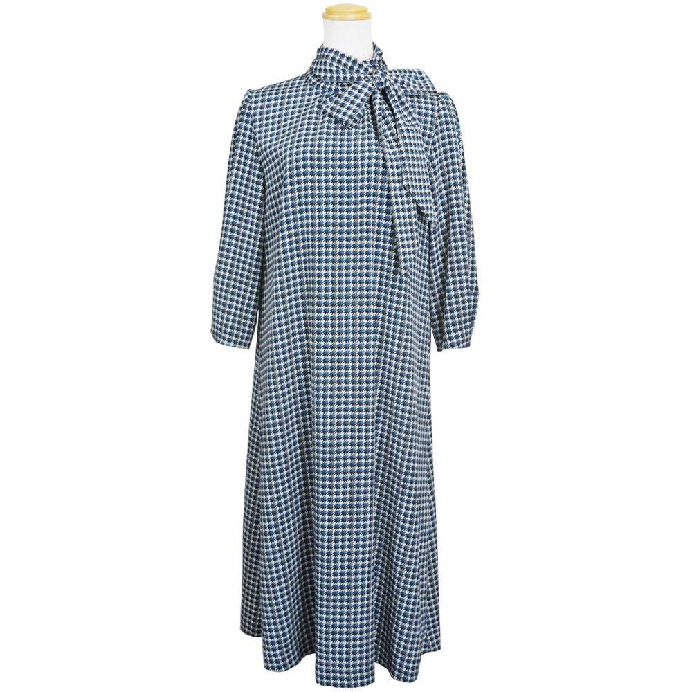 <img class='new_mark_img1' src='https://img.shop-pro.jp/img/new/icons20.gif' style='border:none;display:inline;margin:0px;padding:0px;width:auto;' />20%OFF【Trad stitch】7分袖ボウタイワンピース　ブルー×ブラウン