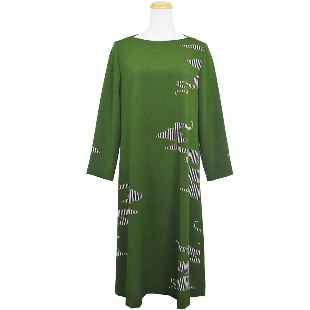 <img class='new_mark_img1' src='https://img.shop-pro.jp/img/new/icons20.gif' style='border:none;display:inline;margin:0px;padding:0px;width:auto;' />10%OFF【kumonotone】9分袖Aラインワンピース　グリーン
