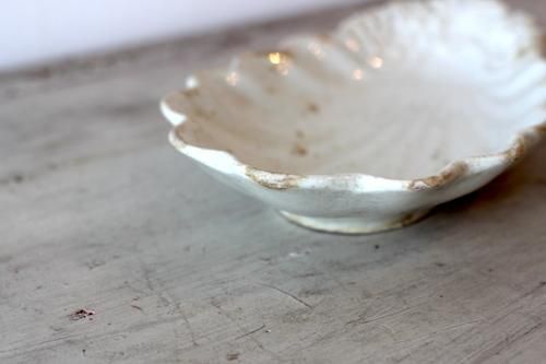 フランスヴィンテージ シェルモチーフのプレート 陶器 フランスヴィンテージ シェルモチーフのプレート 陶器 - メルカリ