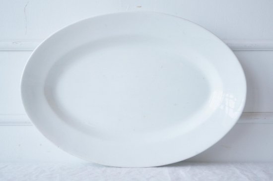 白釉のオーバル皿