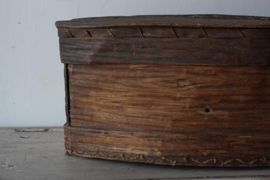 フランスアンティーク  シェーカーボックス 大きなシェーカーボックス 蓋付き舟型 - L'atelier Brocante