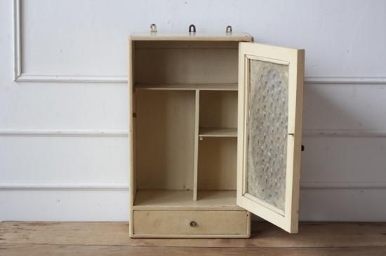 型ガラス窓のウォールキャビネット - L'atelier Brocante