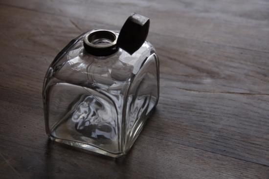 ぽってりガラスの蓋付角瓶／インクボトル - L'atelier Brocante