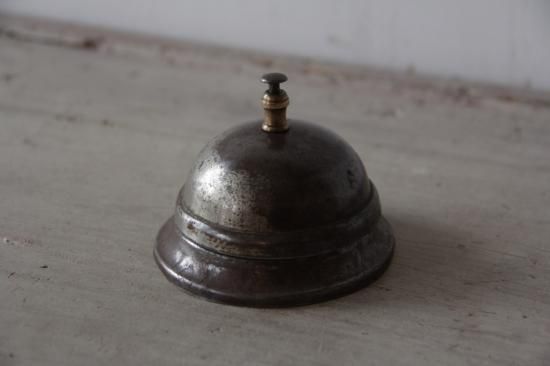 アンティーク呼び鈴 卓上ベル L Atelier Brocante ラトリエブロカント フランスアンティーク 家具 建具 雑貨 小物 服飾 古物 古布 皿 陶器 民芸 アンティーク呼び鈴 卓上ベル L Atelier Brocante ラトリエブロカント フランスアンティーク 家具 建具 雑貨 小物 服飾 古物 古布 皿 陶器 民芸