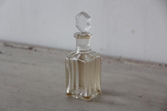 古いラベル付き香水瓶 - L'atelier Brocante / ラトリエ