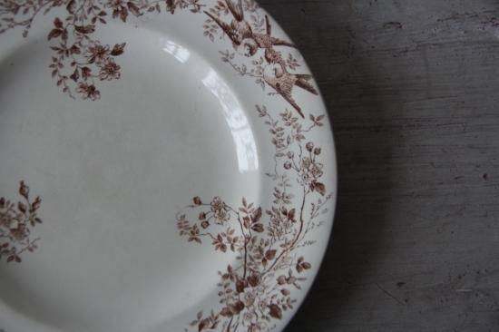 Longwy 小鳥と花柄のプレート 茶 L Atelier Brocante ラトリエブロカント フランスアンティーク 家具 建具 雑貨 小物 服飾 古物 古布 皿 陶器 民芸 Longwy 小鳥と花柄のプレート 茶 L Atelier Brocante ラトリエブロカント フランスアンティーク 家具 建具 雑貨 小物 服飾 古物 古布 皿 陶器 民芸