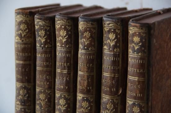 期間限定キャンペーン 古い洋書AF “L'ANNÉE LITTÉRAIRE 1766” [在庫6] - L'atelier 洋書