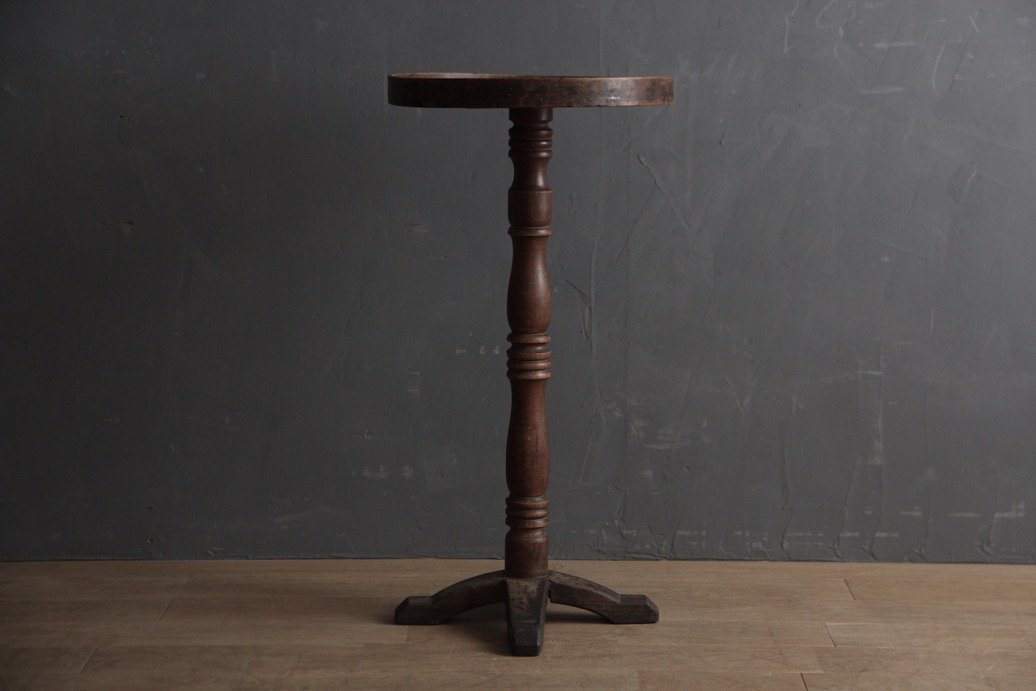 フランスアンティーク 木製のサイドテーブル - L'atelier Brocante 