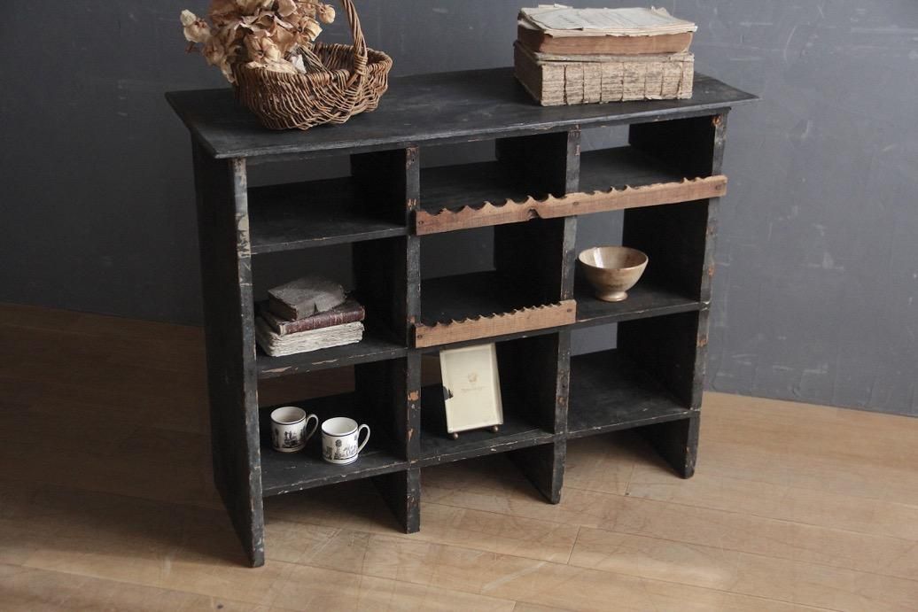 フランスアンティーク 黒の木製棚 - L'atelier Brocante フランスアンティーク 黒の木製棚 - L'atelier Brocante