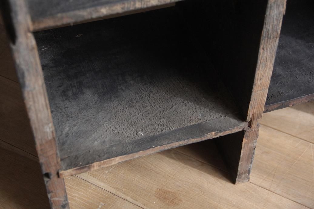 フランスアンティーク 黒の木製棚 - L'atelier Brocante / ラトリエ