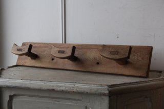 フランスアンティーク  木製　コートフック （取っ手3つ）
