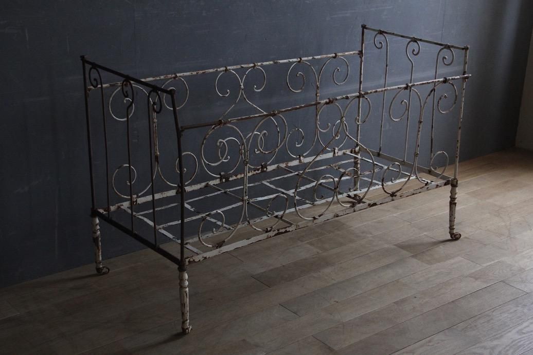 フランスアンティーク 白ペイントのアイアンベッドフレーム/子供用 - L