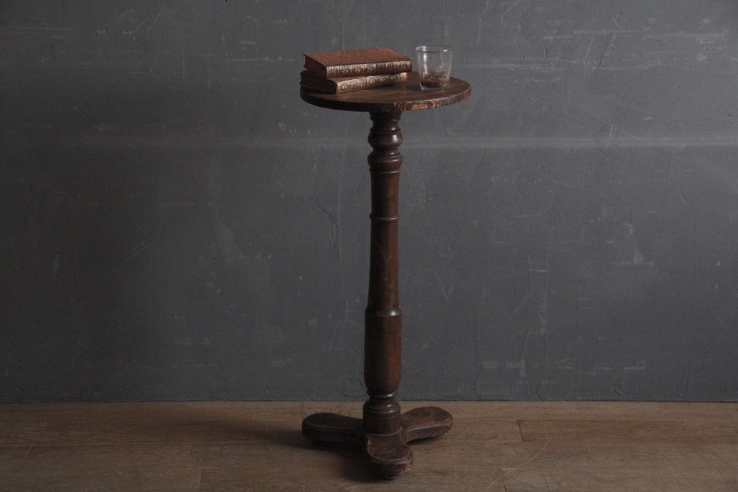 フランスアンティーク  木製のサイドテーブル