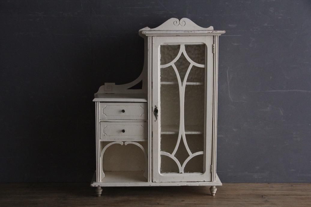 パリ　蚤の市　フランスアンティーク　ドールハウス　白いペイントキャビネット② フランスアンティーク 白ペイントのキャビネット/スモールキャビネット