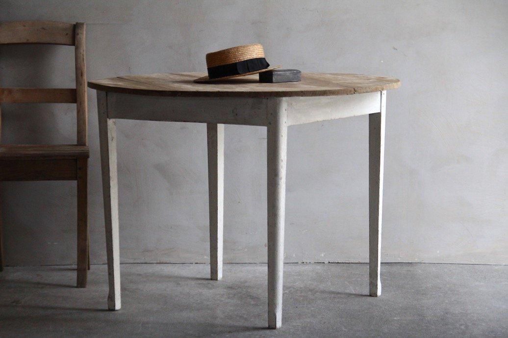 フランスアンティーク木製カフェテーブルB | シンプルデザイン - L'atelier Brocante / ラトリエブロカント -フランスアンティーク・家具・建具・雑貨・小物・服飾  ・古物・古布・皿・陶器・民芸-