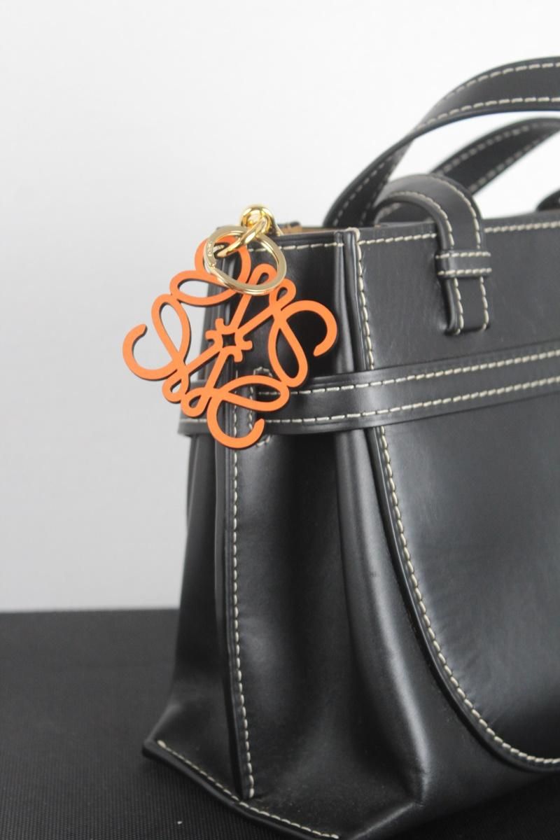 loewe アナグラムバッグチャーム・キーリング【sale】 loewe ロエベ レディース バッグ アクセサリー チャーム