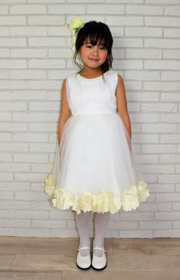 (DR065) ホワイトチュール裾イエローベージュコサージュドレス