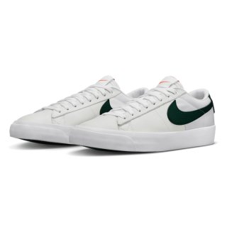 <img class='new_mark_img1' src='https://img.shop-pro.jp/img/new/icons1.gif' style='border:none;display:inline;margin:0px;padding:0px;width:auto;' />NIKE SB BLAZER LOW GT ISO DQ3502 100