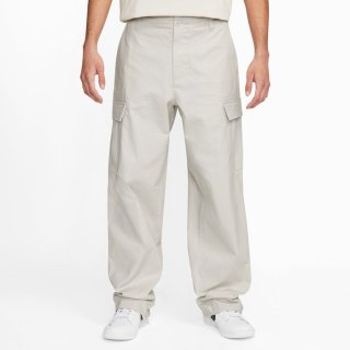 <img class='new_mark_img1' src='https://img.shop-pro.jp/img/new/icons25.gif' style='border:none;display:inline;margin:0px;padding:0px;width:auto;' />NIKE SB KEARNY CARGO  PANTS LIGHT BONE FQ0496-072