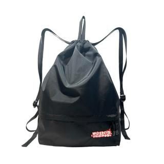 <img class='new_mark_img1' src='https://img.shop-pro.jp/img/new/icons25.gif' style='border:none;display:inline;margin:0px;padding:0px;width:auto;' />ARKTZ / THROW UP LOGO KNAP SACK BLACK / WHITE / RED