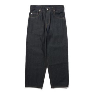 <img class='new_mark_img1' src='https://img.shop-pro.jp/img/new/icons1.gif' style='border:none;display:inline;margin:0px;padding:0px;width:auto;' />DIASPORA SKATEBOARDS 219 Baggy Jean - Indigo
