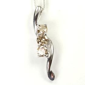 K18WG台　ダイヤモンド0.3ct　スリーストーンペンダントヘッド K18WG台ダイヤモンド0.3ctスリーストーンペンダントヘッド