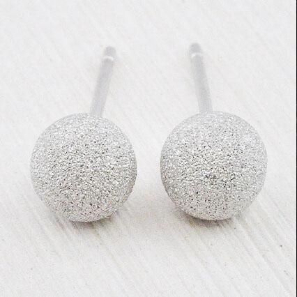 プラチナ フラッシュボールピアス 5mm Pt900 - DIAN POOL ダイアン