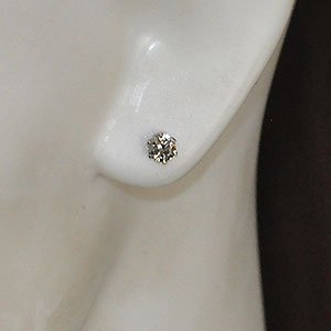 プラチナ・ダイヤモンド0.3ct（SIクラス・鑑別書カード付） シングルピアス 片耳用 - dianpool ダイアンプール - ジュエリー通販 -