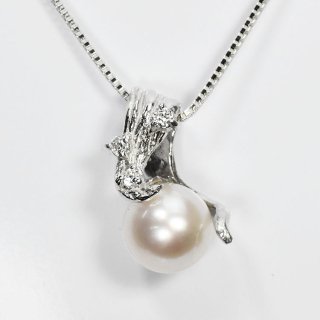 花珠真珠 8mm珠 ダイヤモンド0.08ct ペンダント ネックレス アコヤ本真珠