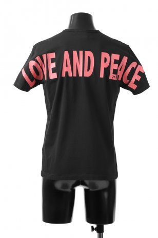 <img class='new_mark_img1' src='https://img.shop-pro.jp/img/new/icons20.gif' style='border:none;display:inline;margin:0px;padding:0px;width:auto;' />roarguns exclusive "LOVE & PEACE" REFRECTOR PRINT AMERICAN COTTON COMBER JERSEY T-SHIRT (BLACK)