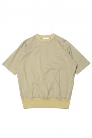 <img class='new_mark_img1' src='https://img.shop-pro.jp/img/new/icons20.gif' style='border:none;display:inline;margin:0px;padding:0px;width:auto;' />marka CREW NECK S/S TEE (OLIVE GRAY)