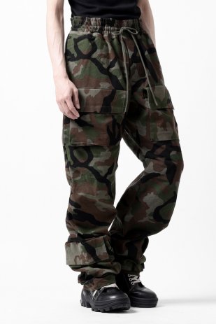 <img class='new_mark_img1' src='https://img.shop-pro.jp/img/new/icons1.gif' style='border:none;display:inline;margin:0px;padding:0px;width:auto;' />READYMADE CARGO PANTS (CAMO)
