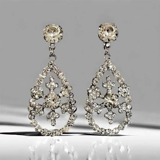 スノードロップイヤリング | ブライダルにも普段使いにも