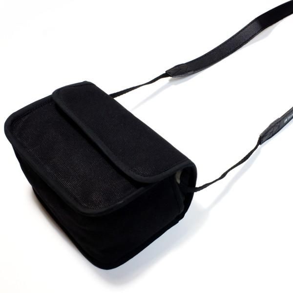 FUJIFILM X-E4ケース（ブラック・カーボンストライプ）XC15-45mmレンズ