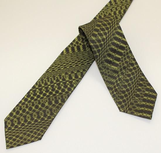 大島紬「令和ハブ紋様」ネクタイ（金）│大島紬ストール専門店 工房TOKARA