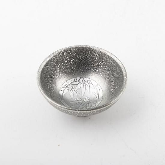 粒菊蒔絵 雪吹雪 菊蒔絵鏡箱 文化遺産オンライン