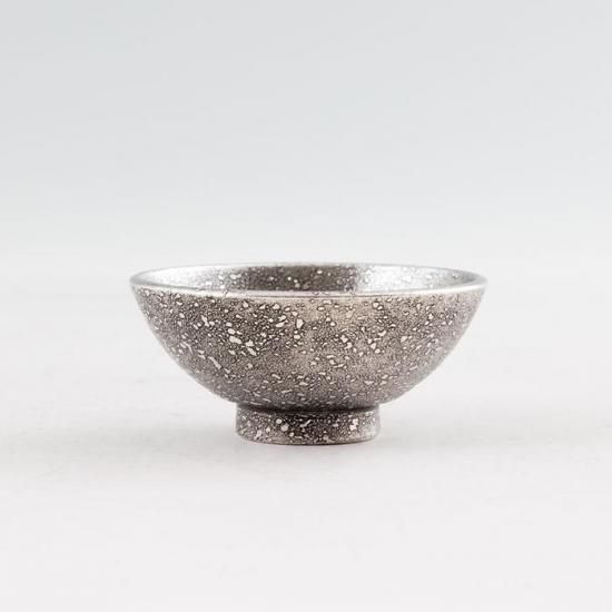 黒釉しのぎ盃（くろゆうしのぎさかずき） 黒釉しのぎ盃（くろゆうしのぎさかずき） 黒釉しのぎ盃（くろ