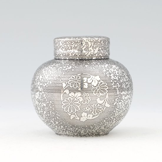 錫 茶壺 吹雪黒漆加工 180g 商品番号：49｜薩摩錫器工芸館