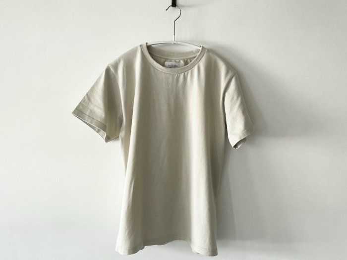 <img class='new_mark_img1' src='https://img.shop-pro.jp/img/new/icons8.gif' style='border:none;display:inline;margin:0px;padding:0px;width:auto;' />NEWstandard t-shirt / BEIGE